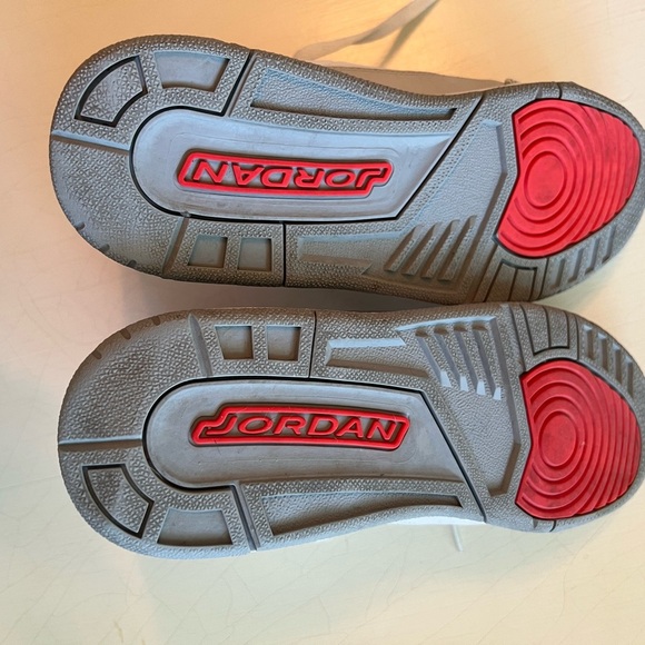 Girls AIR JORDAN 3 Retro GS 441140-101 WHITE/CRIMSON-NTRL GRY-WLF GRY Size 7Y - Picture 8 of 11